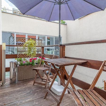 Bratislava -Apartment Near The City Center With A Balcony Exterior photo
