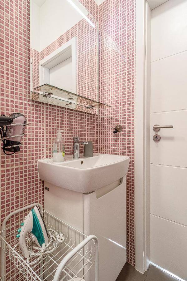 Bratislava -Apartment Near The City Center With A Balcony Exterior photo