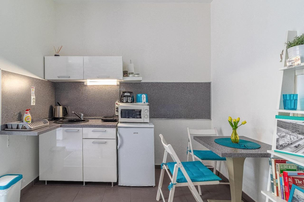 Bratislava -Apartment Near The City Center With A Balcony Exterior photo