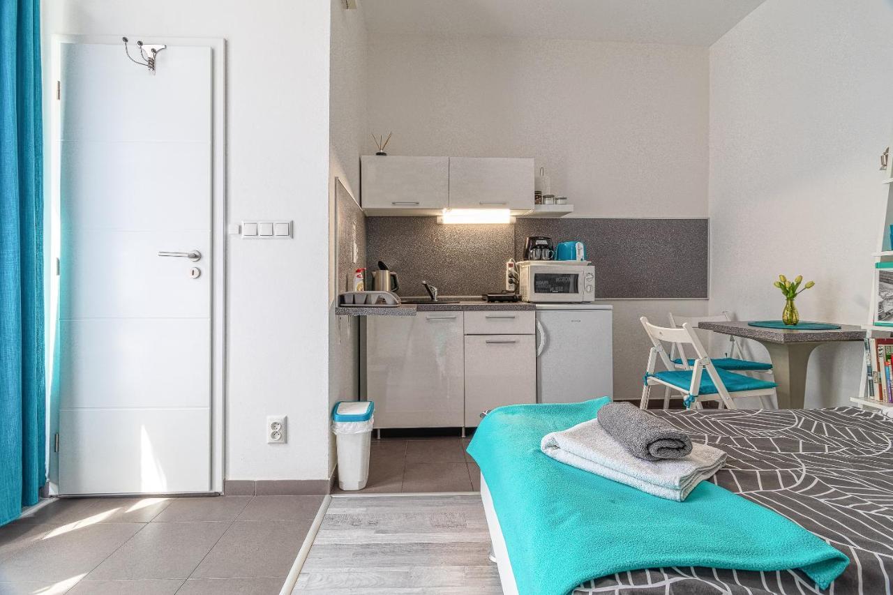 Bratislava -Apartment Near The City Center With A Balcony Exterior photo